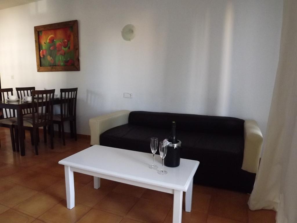 Apartamentos San Antonio Beach Quarto foto